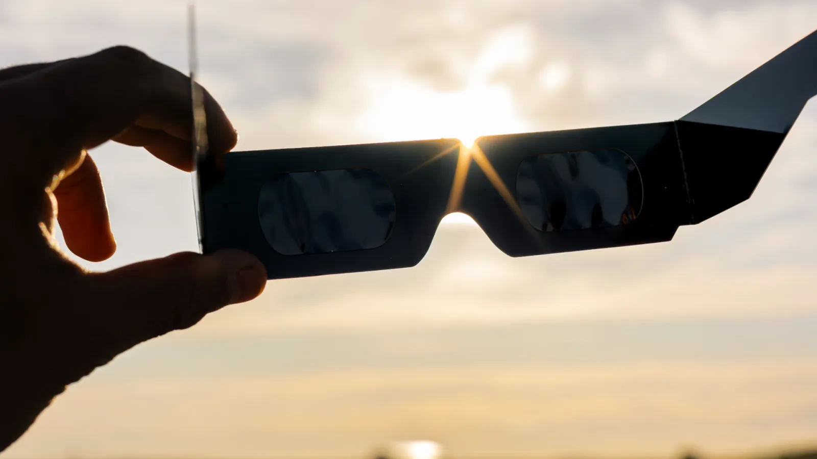 Lunettes d'éclipse solaire